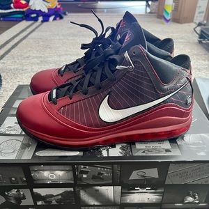 ‼️LEBRON 7 QS 🎄 “CHRISTMAS” 🎄 ‼️